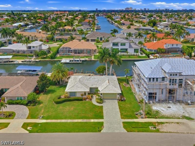 2 bedroom SingleFamilyResidence at 154 Hollyhock Ct, Marco Beach, Marco Island — photo 2