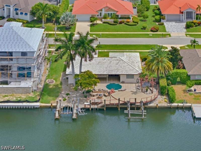 2 bedroom SingleFamilyResidence at 154 Hollyhock Ct, Marco Beach, Marco Island — photo 3