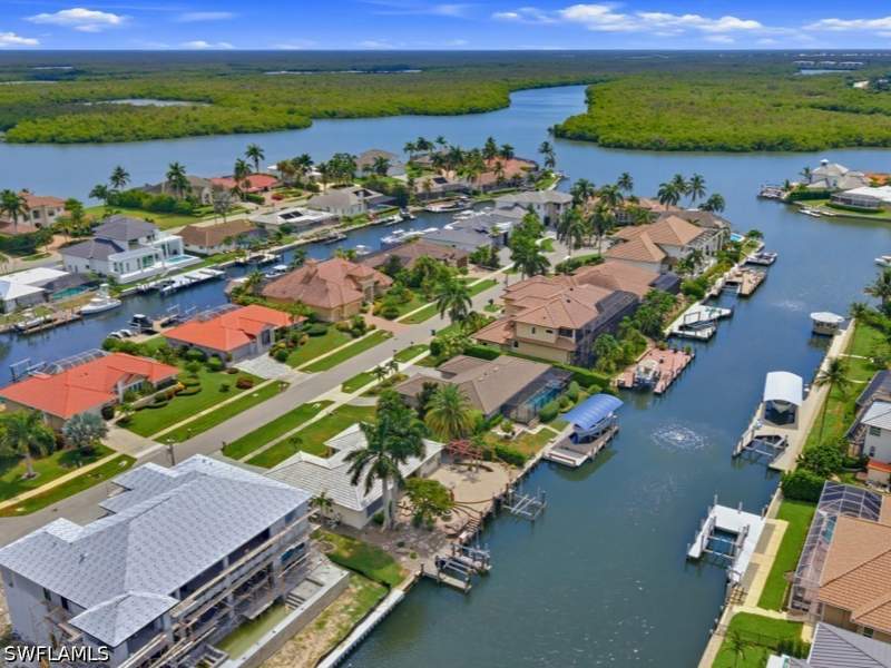 2 bedroom SingleFamilyResidence at 154 Hollyhock Ct, Marco Beach, Marco Island — photo 4