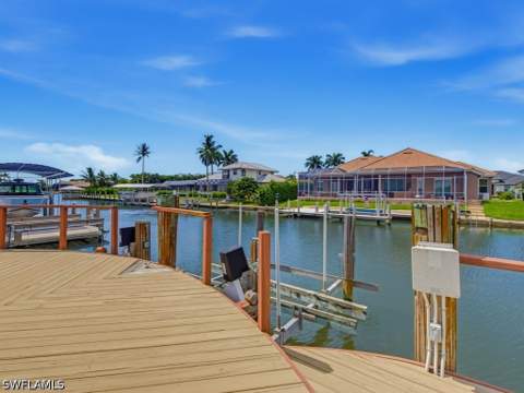 154 Hollyhock Ct, Marco Island FL - photo 9 of 19