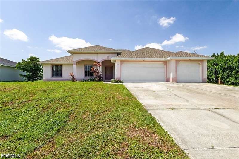 3 bedroom SingleFamilyResidence at 1920 NE 20th Pl, Cape Coral, Cape Coral — photo 1