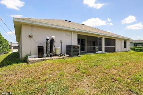 1920 NE 20th Pl, Cape Coral FL - photo 10 of 43