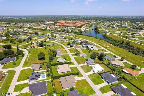 1920 NE 20th Pl, Cape Coral FL - photo 8 of 43