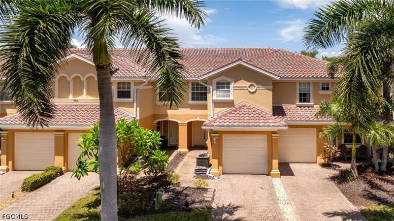 3 bedroom Townhouse at 9812 Foxhall Way 5, Heatherstone, Estero — photo 1