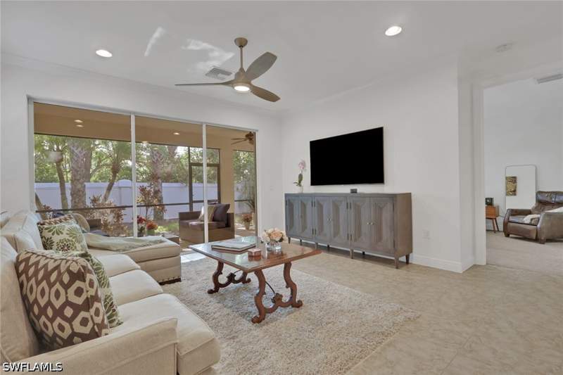 2 bedroom Attached at 13466 Kent St, Manchester Square, Naples — photo 2