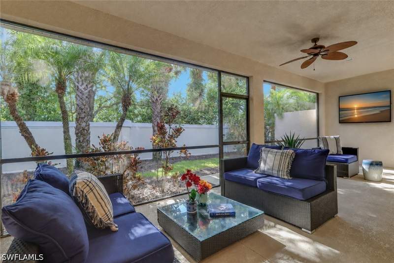 2 bedroom Attached at 13466 Kent St, Manchester Square, Naples — photo 3