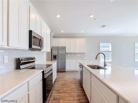 8792 Cascade Price Cir, North Fort Myers FL - photo 7 of 35