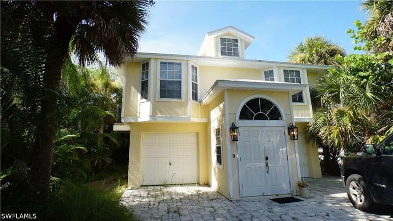 3 bedroom SingleFamilyResidence at 779 Park Ave, Gulf Harbor, Naples — photo 1