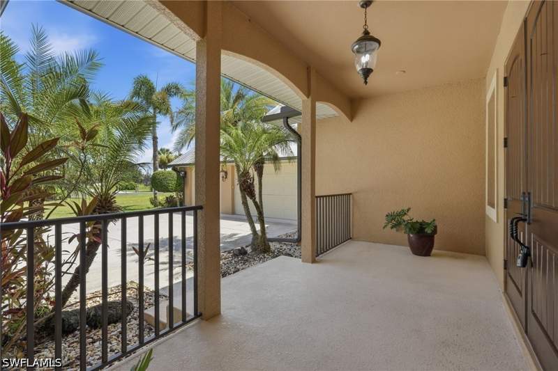 4 bedroom SingleFamilyResidence at 18241 Riverwind Dr, Riverwind Cove, Alva — photo 3