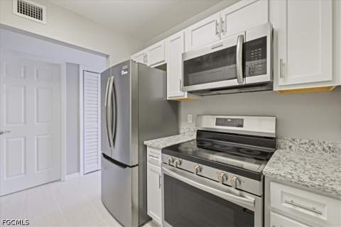 3225 E Riverside Dr 63F, Fort Myers FL - photo 11 of 28