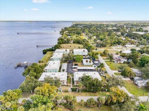 3225 E Riverside Dr 63F, Fort Myers FL - photo 21 of 28