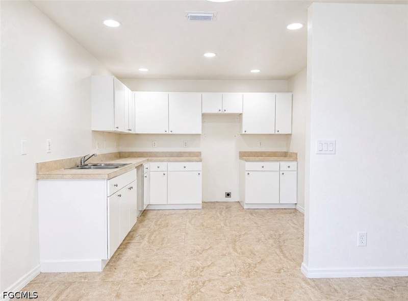 4 bedroom SingleFamilyResidence at 918 Marilyn Ave S, Lehigh Acres, Lehigh Acres — photo 5