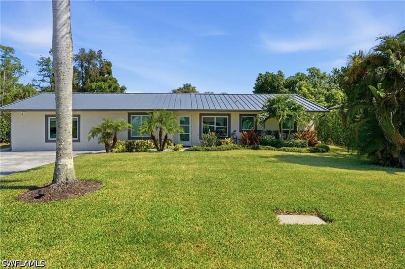 4 bedroom SingleFamilyResidence at 2965 Woodside Ave, Hallendale, Naples — photo 2