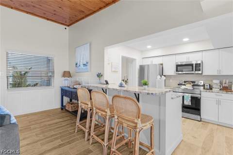 467 Madison Ct, Fort Myers Beach FL - photo 10 of 35
