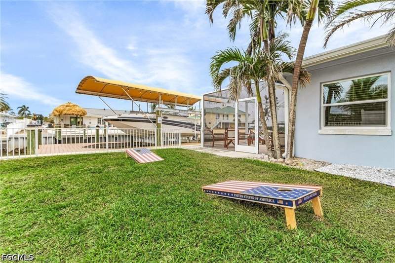 2 bedroom SingleFamilyResidence at 467 Madison Ct, Shell Mound Park, Fort Myers Beach — photo 4