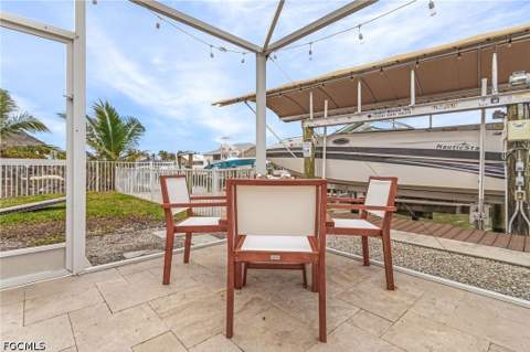 467 Madison Ct, Fort Myers Beach FL - photo 7 of 35