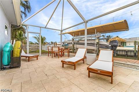 467 Madison Ct, Fort Myers Beach FL - photo 8 of 35