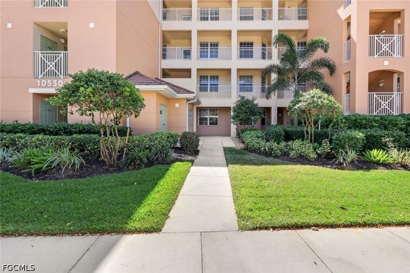 2 bedroom Condominium at 10530 Amiata Way 105, Siena, Fort Myers — photo 2