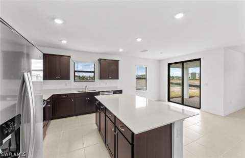 624 Oasis Lake Pl, Lehigh Acres FL - photo 13 of 29