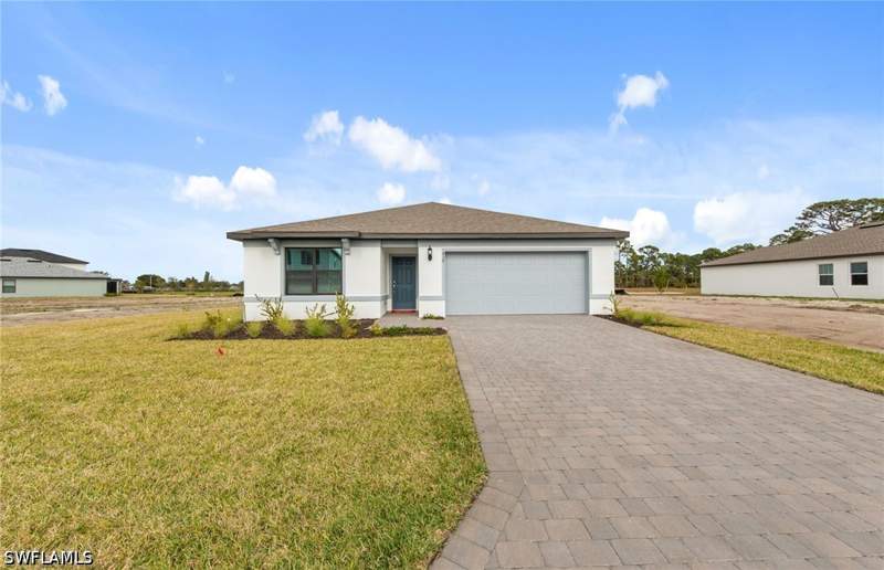 4 bedroom SingleFamilyResidence at 624 Oasis Lake Pl, Whispering Lakes, Lehigh Acres — photo 2