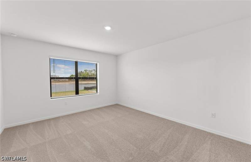 4 bedroom SingleFamilyResidence at 624 Oasis Lake Pl, Whispering Lakes, Lehigh Acres — photo 4