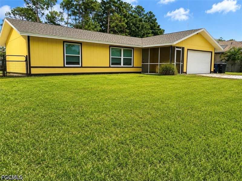 3 bedroom SingleFamilyResidence at 504 W 9th St, Lehigh Acres, Lehigh Acres — photo 1