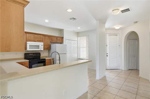 4327 Avian Ave, Fort Myers FL - photo 10 of 46