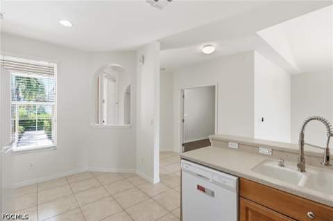4327 Avian Ave, Fort Myers FL - photo 13 of 46