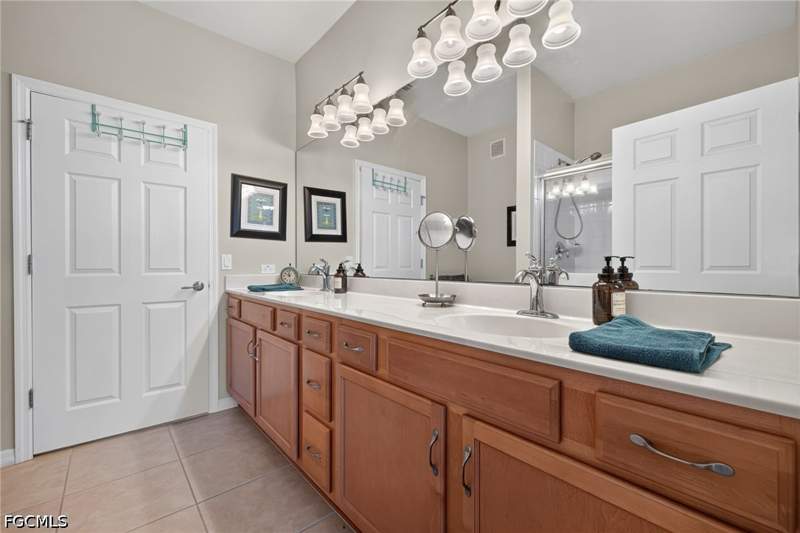 2 bedroom Condominium at 11741 Pasetto Ln 102, Royal Pointe, Fort Myers — photo 5