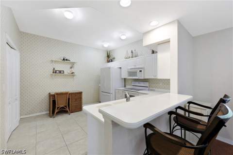 325 Dover Pl 103, Naples FL - photo 12 of 36