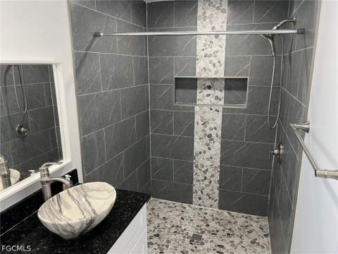 56 Cardinal Dr, North Fort Myers FL - photo 17 of 40