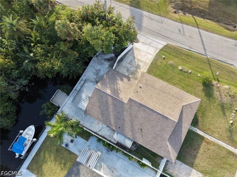 3 bedroom SingleFamilyResidence at 56 Cardinal Dr, Holeusa Estates, North Fort Myers — photo 2