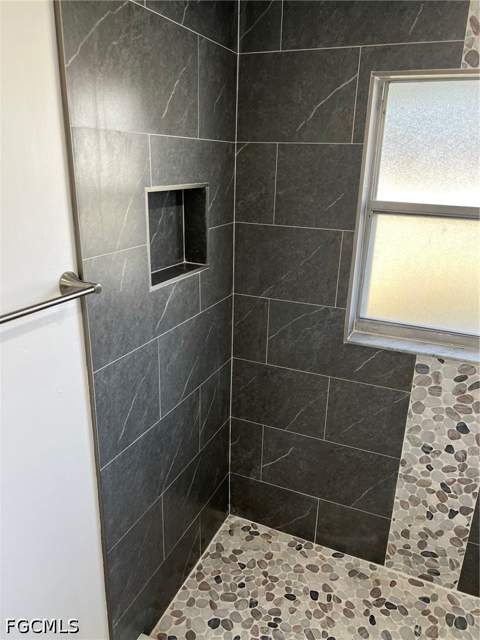 56 Cardinal Dr, North Fort Myers FL - photo 24 of 40
