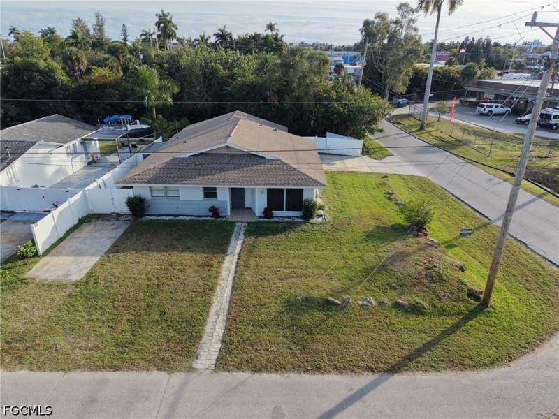 3 bedroom SingleFamilyResidence at 56 Cardinal Dr, Holeusa Estates, North Fort Myers — photo 4