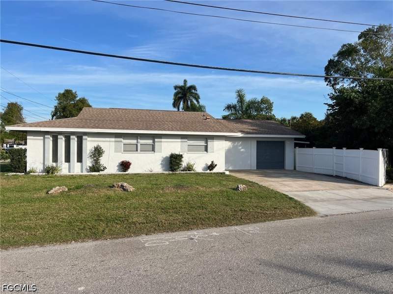 3 bedroom SingleFamilyResidence at 56 Cardinal Dr, Holeusa Estates, North Fort Myers — photo 5