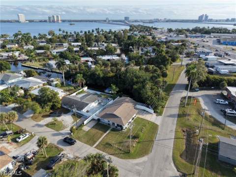 56 Cardinal Dr, North Fort Myers FL - photo 6 of 40