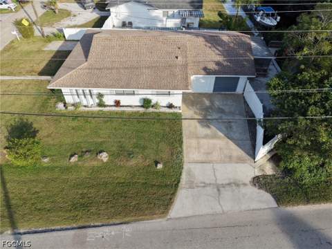 56 Cardinal Dr, North Fort Myers FL - photo 8 of 40