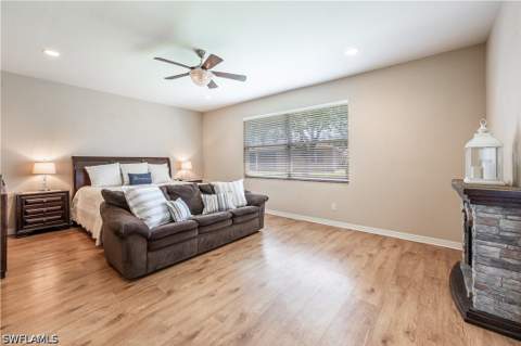3911 Aurora Ct, Naples FL - photo 18 of 37