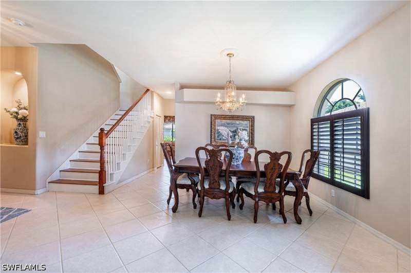 5 bedroom SingleFamilyResidence at 3911 Aurora Ct, Forest Park, Naples — photo 4