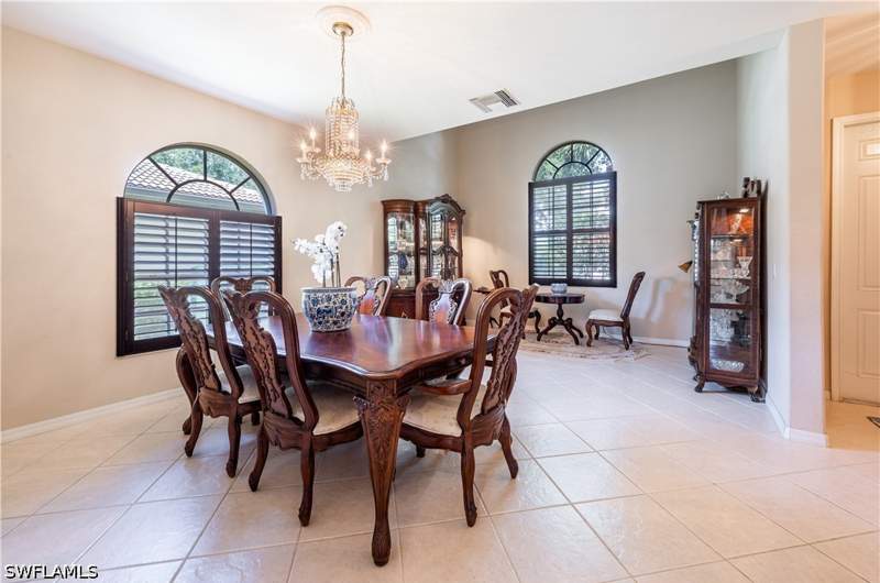 5 bedroom SingleFamilyResidence at 3911 Aurora Ct, Forest Park, Naples — photo 5