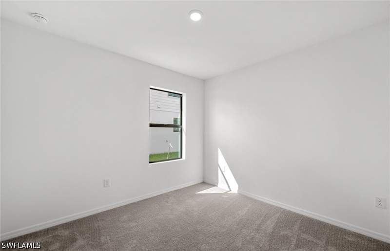 4 bedroom SingleFamilyResidence at 271 Silent Lake Dr, Whispering Lakes, Lehigh Acres — photo 5
