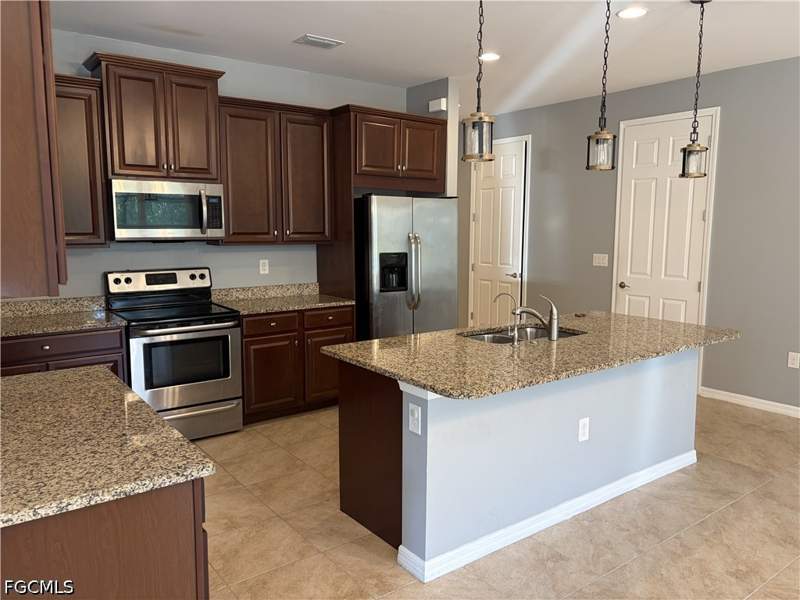 4 bedroom SingleFamilyResidence at 3272 Royal Gardens Ave, Lindsford, Fort Myers — photo 5