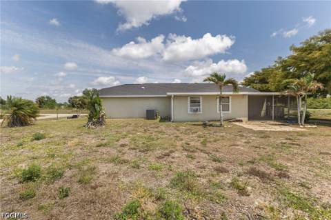 2623 NE 22nd Ave, Cape Coral FL - photo 9 of 31