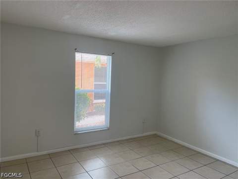 12656 Kenwood Ln B, Fort Myers FL - photo 15 of 22