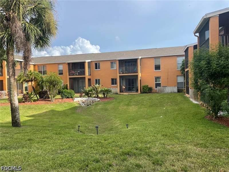 2 bedroom Condominium at 12656 Kenwood Ln B, Sunset Pointe At Fort Myers, Fort Myers — photo 3