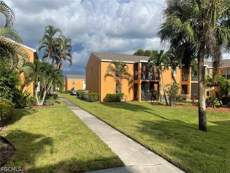 2 bedroom Condominium at 12656 Kenwood Ln B, Sunset Pointe At Fort Myers, Fort Myers — photo 5