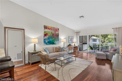 7108 Barrington Cir 202, Naples FL - photo 10 of 27
