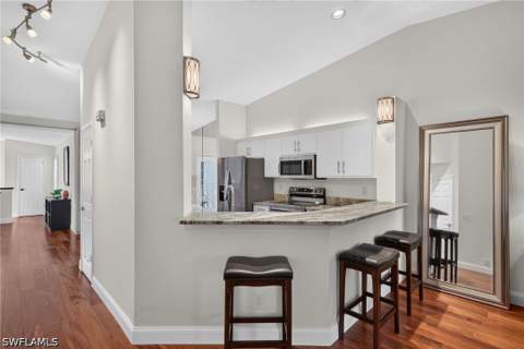 7108 Barrington Cir 202, Naples FL - photo 6 of 27