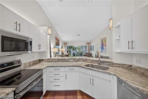 7108 Barrington Cir 202, Naples FL - photo 9 of 27