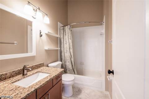 242 Newport Dr 509, Naples FL - photo 18 of 37
